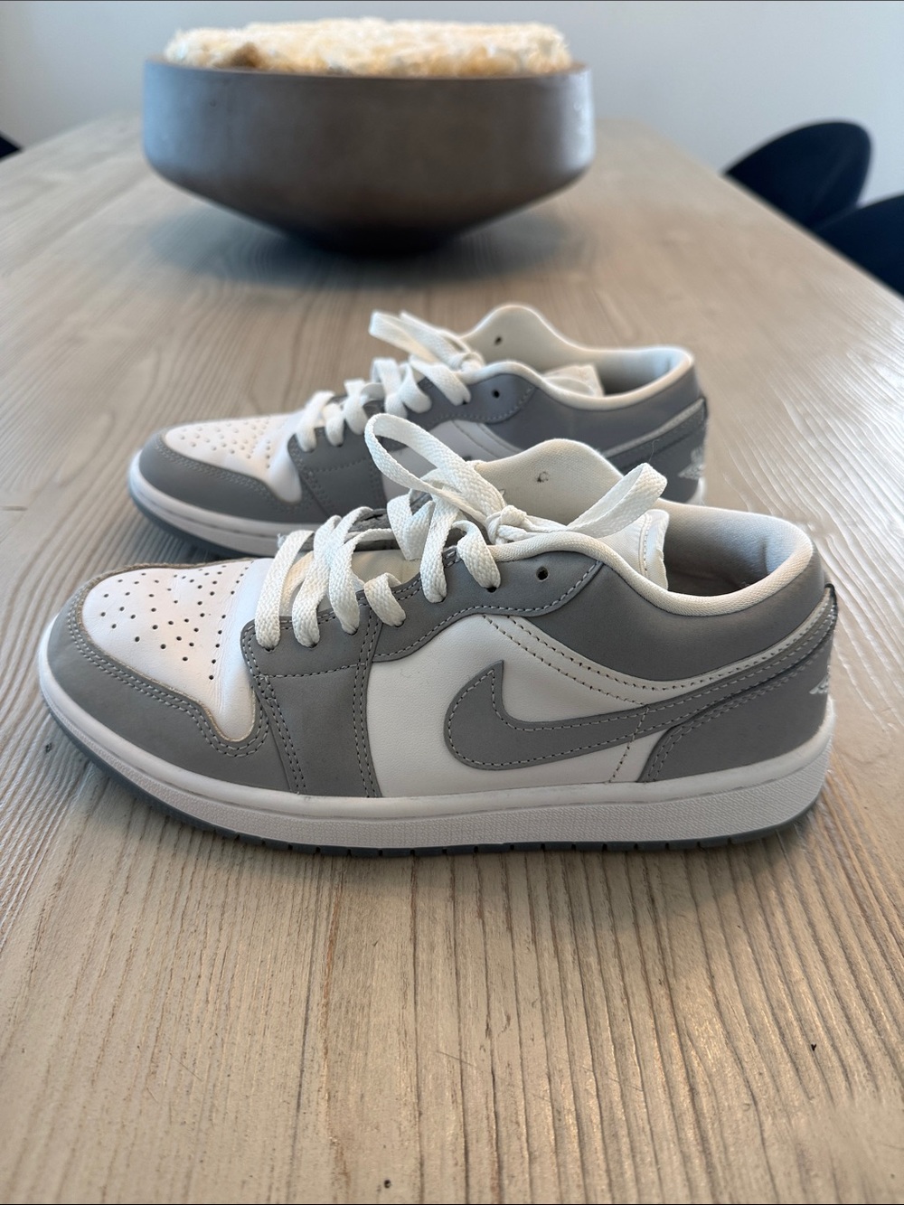 Jordan Kids Low-Top Sneakers in White and Grey Sz 7.5